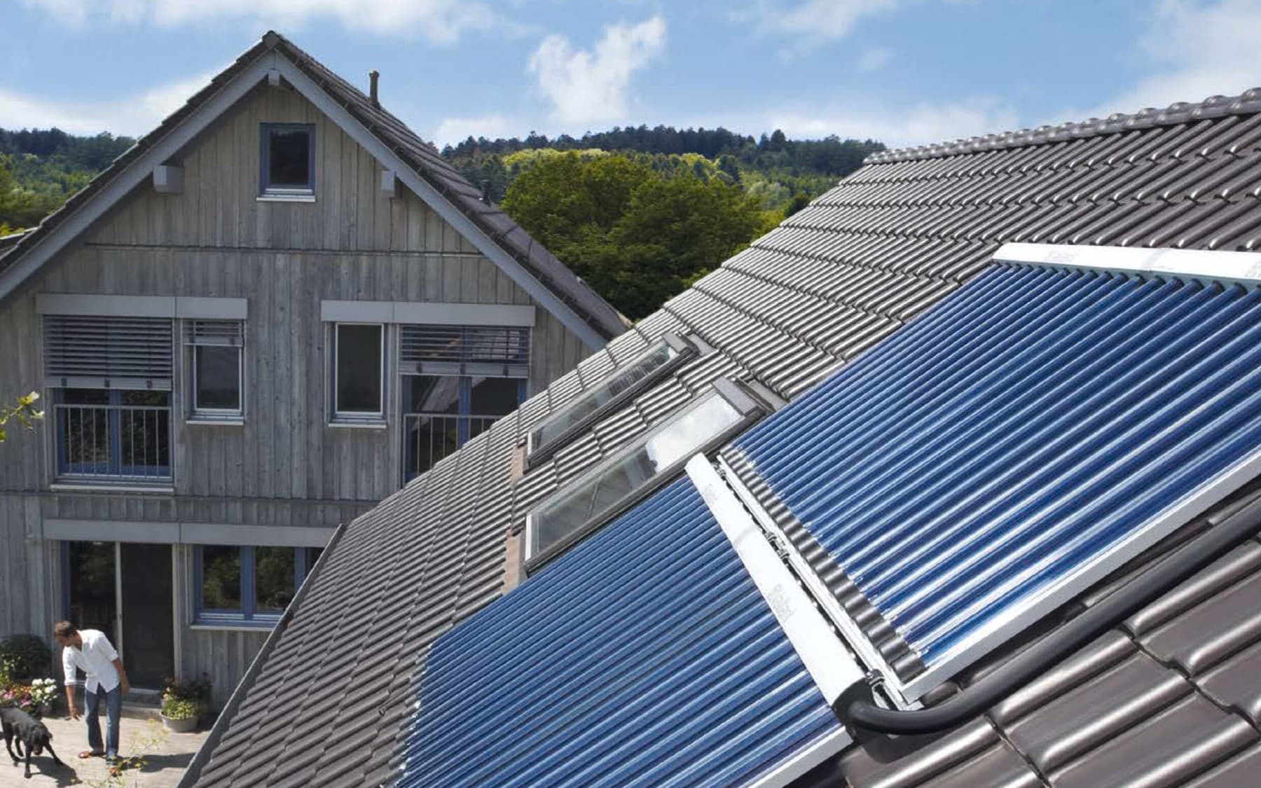 Paneles solares en un tejado